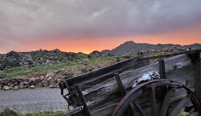 Private Bunkhouse Beautiful Views Yarnell Arizona Air Mattress available w fee