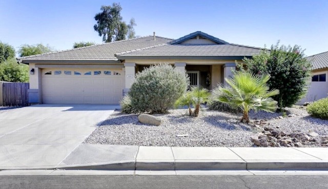 Private Pool · Pet-Friendly · Gilbert AZ