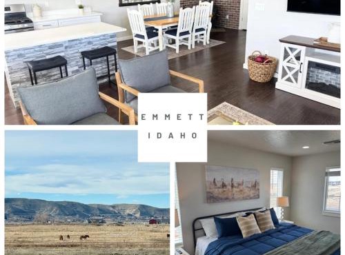 Private upstairs apartment on 5 acre ranch