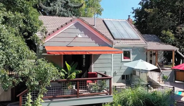Quiet Garden Retreat Near Old Town