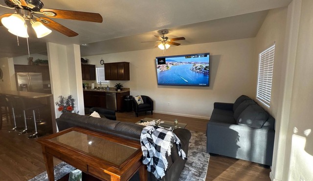 River's Edge | Great for Groups | Prime Upriver Location