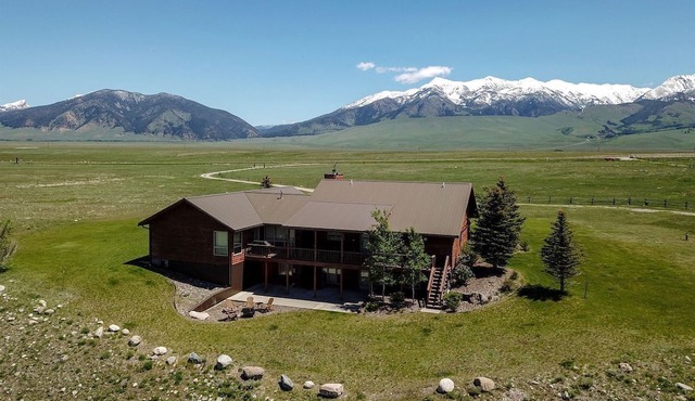 Rural Cabin Rental near Madison River in Ennis, Montana