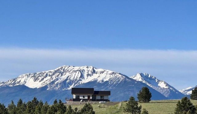 Serene Japanese Home -1 Bedroom & 1 Cozy Loft- with Majestic Mountain Views in Oregon