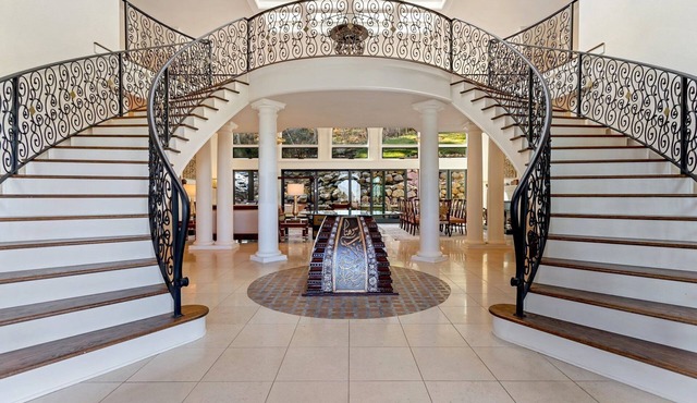 Shimmering Pines Estate - Large House with Indoor Pool