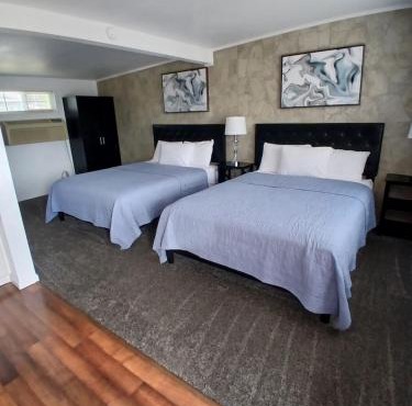 Silver Lakes Inn