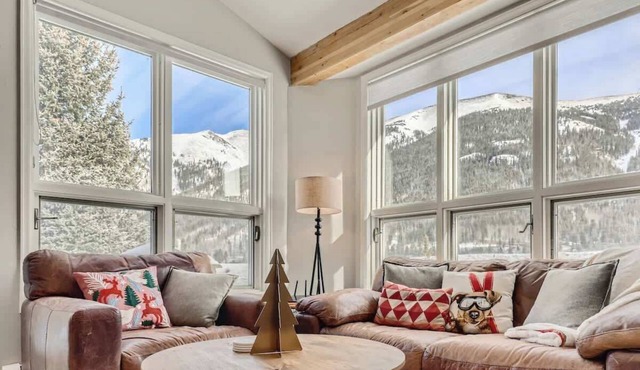 Ski/Golf Duplex-Views, Base of Mtn, Close to Lifts