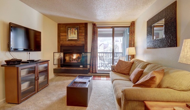 Ski in/out Cozy Efficiency in East Village with available hot tub! FP211
