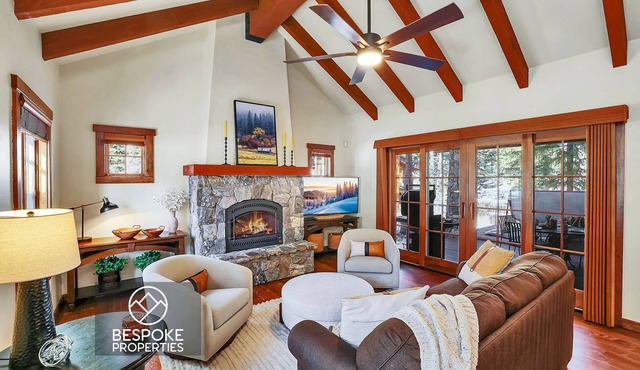 Ski in/out + golf course front, pet-friendly