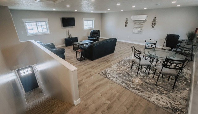 Spacious 1-bedroom apartment in delightful Great Falls with WiFi, AC