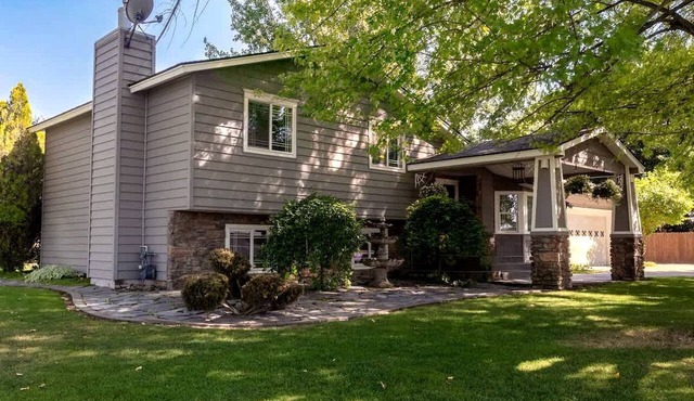 Spacious 5BR Retreat with Hot Tub & Fire Pit Near Coeur d'Alene