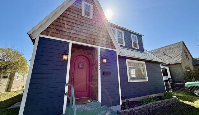 Storybook Nook! 2 Bdrm, 2 Bath, Downtown Home, Local Golfing 50% Off