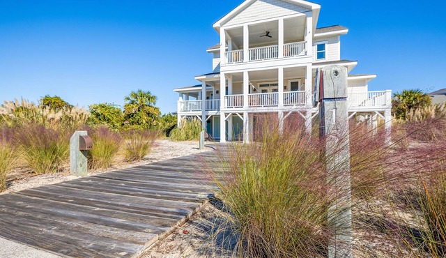 Stunning S Beach Retreat Shoals & BHI Club available 4 night min in July