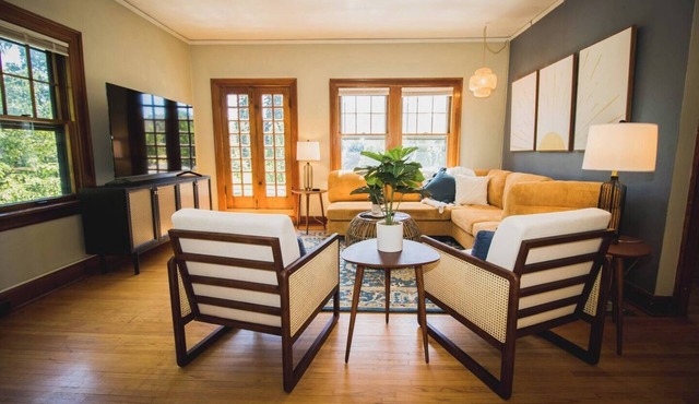 Sunshine & Sky Loft in Vibrant Downtown Greeley!