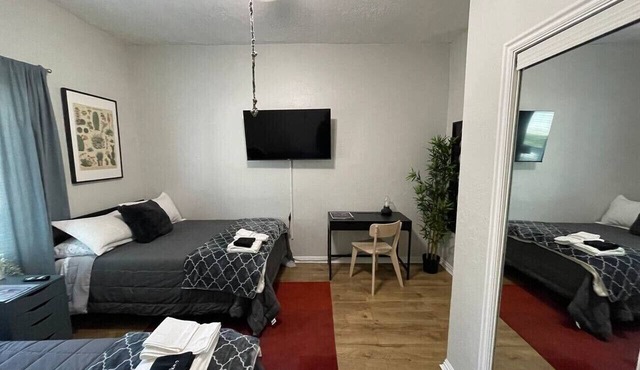 SWEET LAKE CITY/Downtown SLC/Clean/Pets OK Sleeps