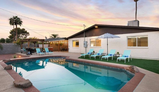 The EARLL - Old Town Scottsdale + Heated Pool + Hot Tub