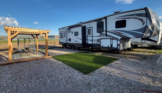 The Grove. Private 5-Acre RV Retreat. Family Friendly