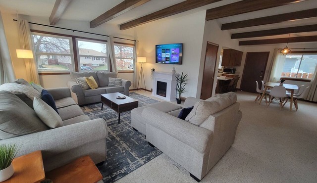 The Gwen | 2BR Apt, Fenced Yard, Pets, <3mi Mayo