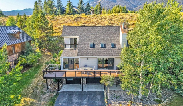 The Happy Moose | Mountain escape in the heart of Big Sky