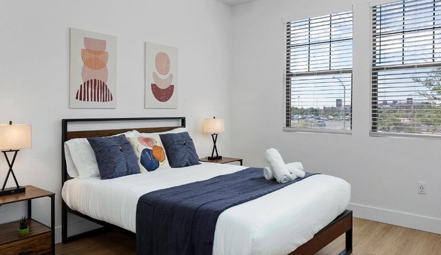 TWO Cozysuites with Pool Jacuzzi in Glendale 10&03