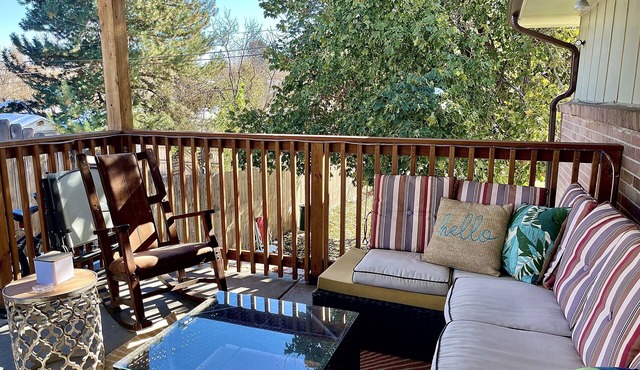 Unique, Serene Space, Awesome Locale! 5mls to downtown&stadiums, 10 to RedRocks!