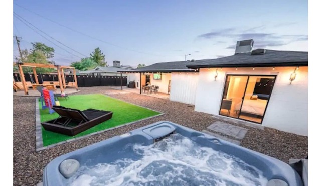Unwine & Relax in luxurious Old Town Scottsdale