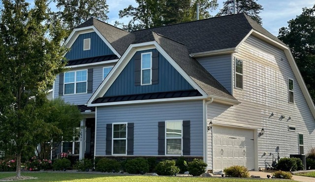 Very bright, cozy and spacious new 4-bedroom house in a beautiful community