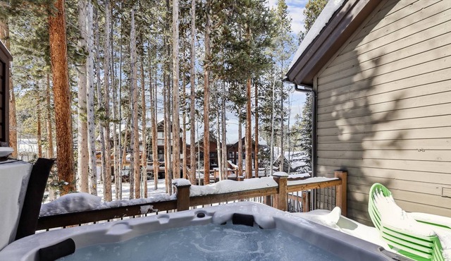 Village Point 205: Townhome in a great location - Private Hot Tub