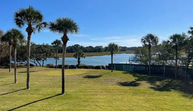 Waterfront Sea Pines Studio - Steps to Beach & Salty Dog - Sunrise & Marina View