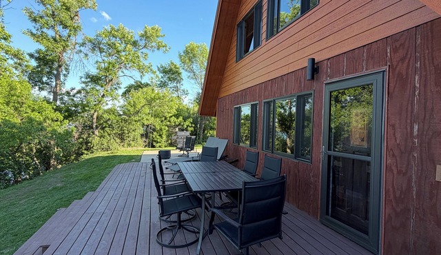 Year-round Lakefront Cabin + Outdoor Sauna + Smokeless Fire Pit