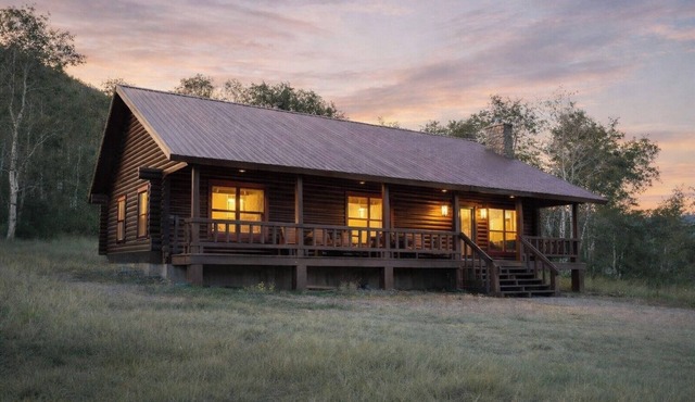 Yellowstone Hill Side+Hotub+AC+12mins2Yellowstone