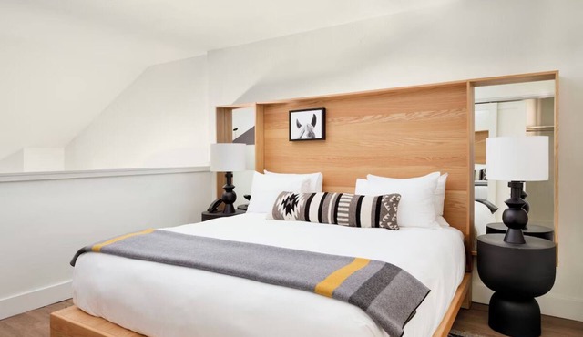 Your Perfect Jackson Hole Escape: Loft with King Bed & Sofa Sleeper