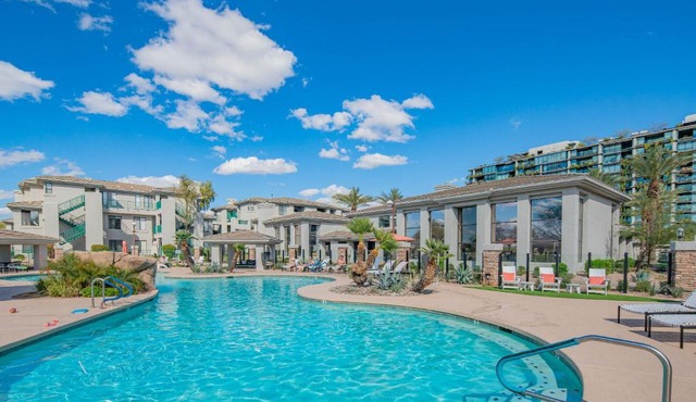 Zen Oasis & Resort Suite Remodeled 2-KingParking