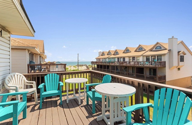 3BR Sea Dunes Townhome w/Pool & Beach Access
