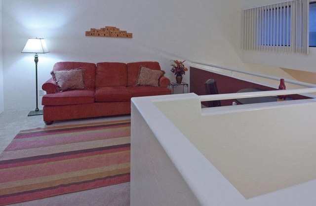 Beautiful 2 bedroom 2 bath Condominium in Gated Catalina Foothills Complex.