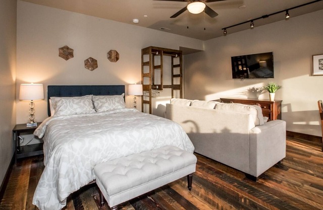 Cana Loft 203 - Beautiful Studio in the Heart of Downtown Whitefish!