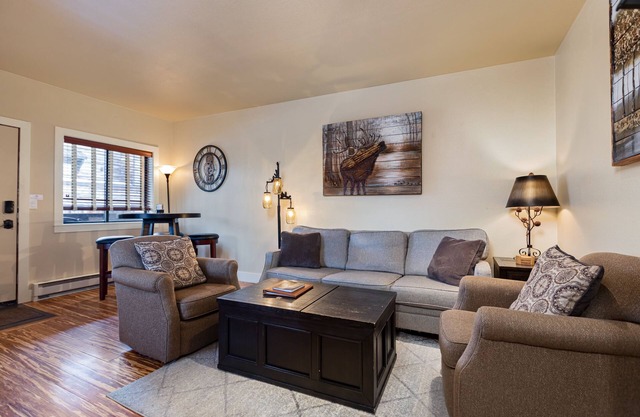Immaculate Downtown Whitefish 2 Bed/ 1 Bath