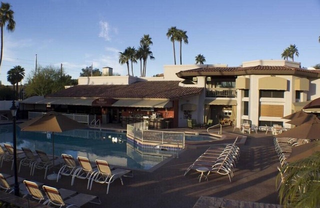 Scottsdale Camelback Resort Stylish Studio with Mini Golf