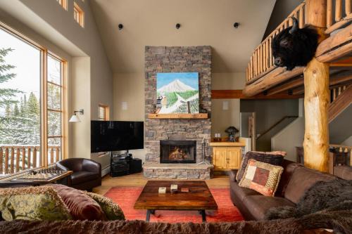 Big Sky House | 2 Mountain Home home
