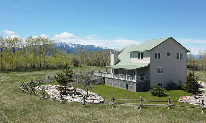 Red Lodge House | 285 m² House ∙ 4 bedrooms ∙ 15 guests