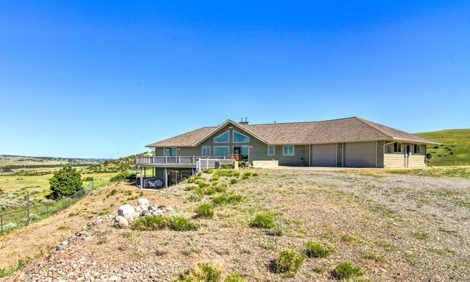 Sweet Grass County House | 325 m² House ∙ 3 bedrooms ∙ 7 guests