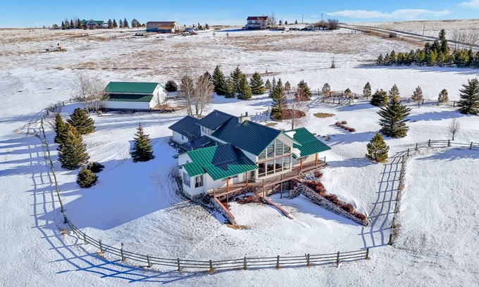 Red Lodge House | 390 m² House ∙ 3 bedrooms ∙ 8 guests