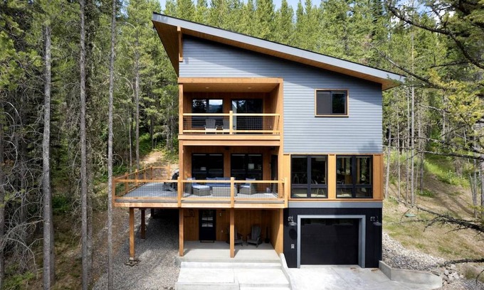 Bozeman Other | Accommodation ∙ 4 bedrooms ∙ 12 guests