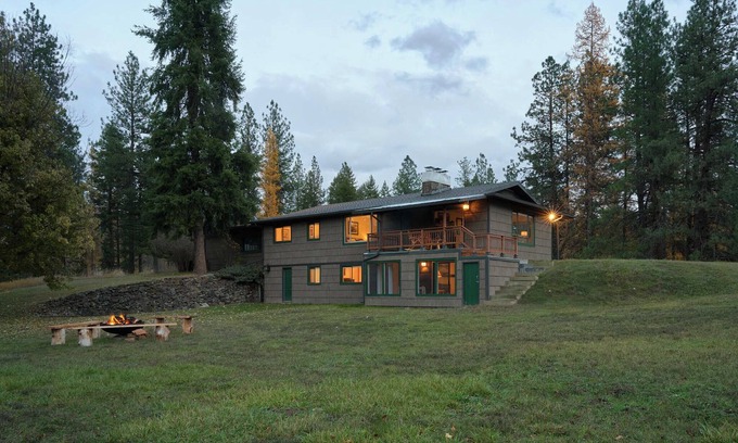 Superior House | Black Bear Lodge - Alpine Falls Ranch