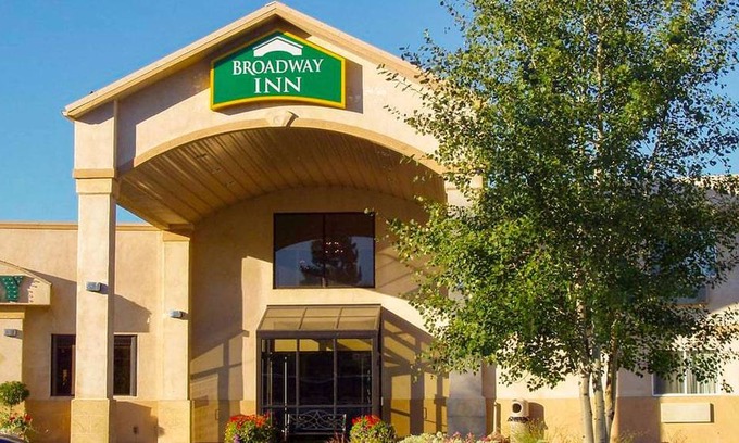 Westside Hotel | Broadway Inn Conference Center