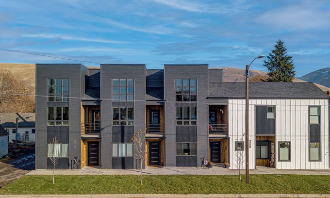 Westside House | Charming 3-bedroom townhome close to Downtown with AC in wonderful Missoula