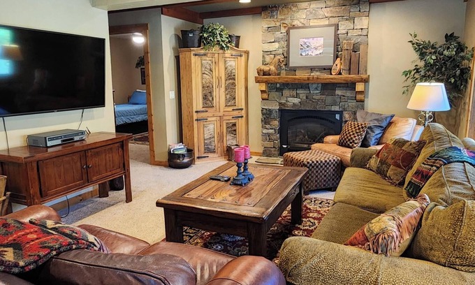 Whitefish Condo | Combined Units for More Space Near the Slopes
