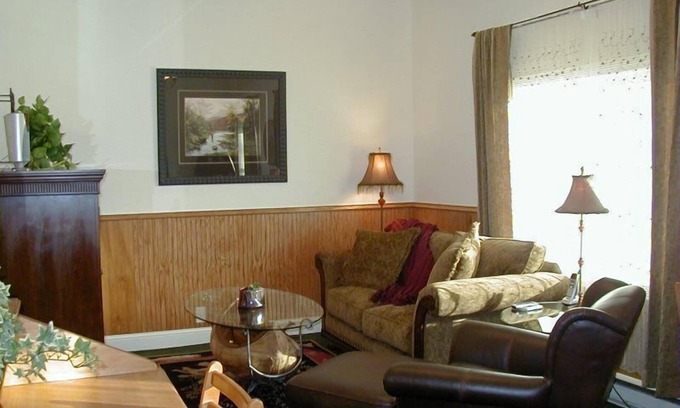Downtown Bozeman Condo | Cozy home in historic Downtown Bozeman, amazing location - Fish Tales on Main Street!