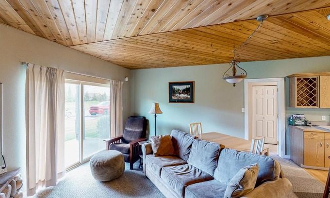 Big Sky Apartment | Delightful Dreams