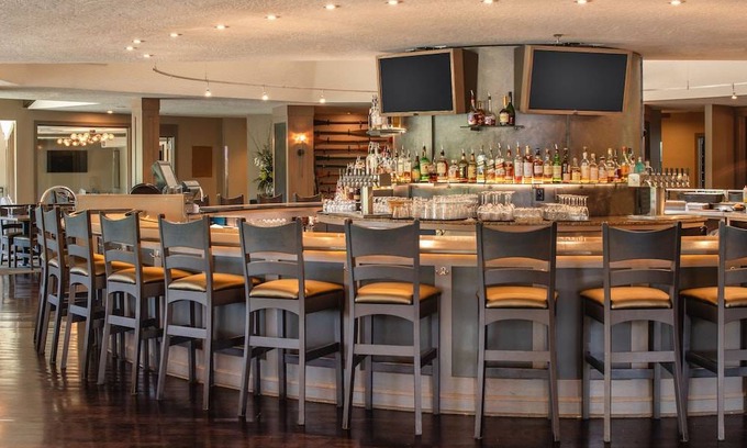 Heart of Missoula Hotel | DoubleTree by Hilton Hotel Missoula - Edgewater