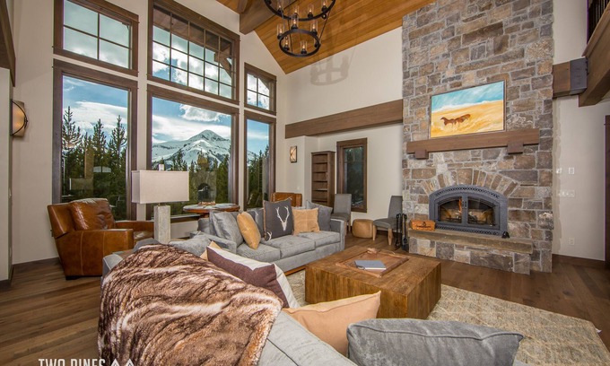 Big Sky House | Grand Estate with Ski-in/out! Private Deck with Hot Tub, and Grill! Fireplace &